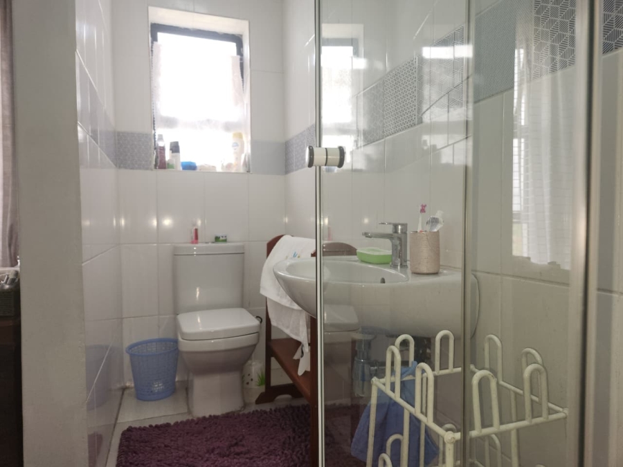 2 Bedroom Property for Sale in Pacaltsdorp Western Cape